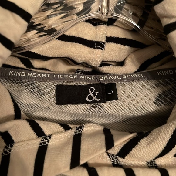 Ampersand camo striped hoodie EUC Large - Picture 4 of 7